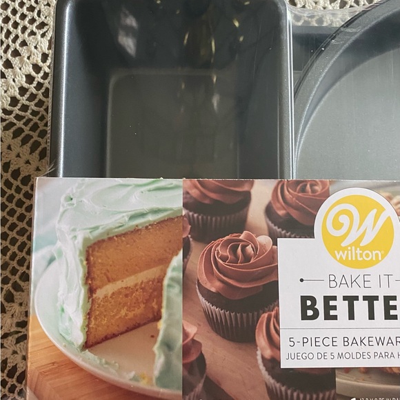 Wilton Baking Set - Picture 2 of 6